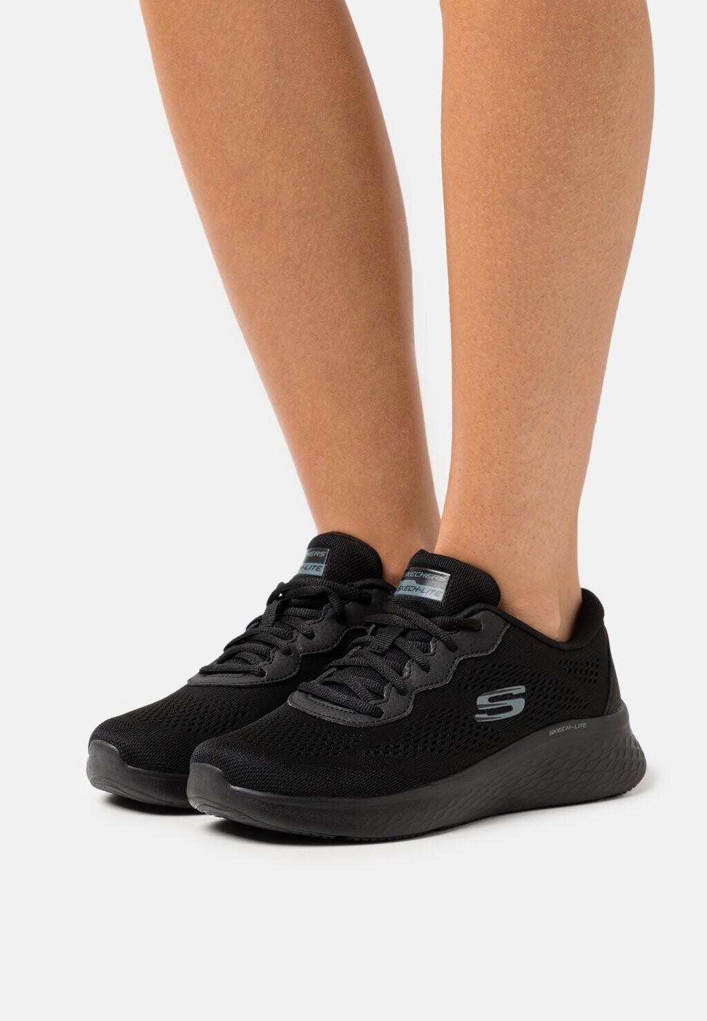 

Кроссовки Skechers