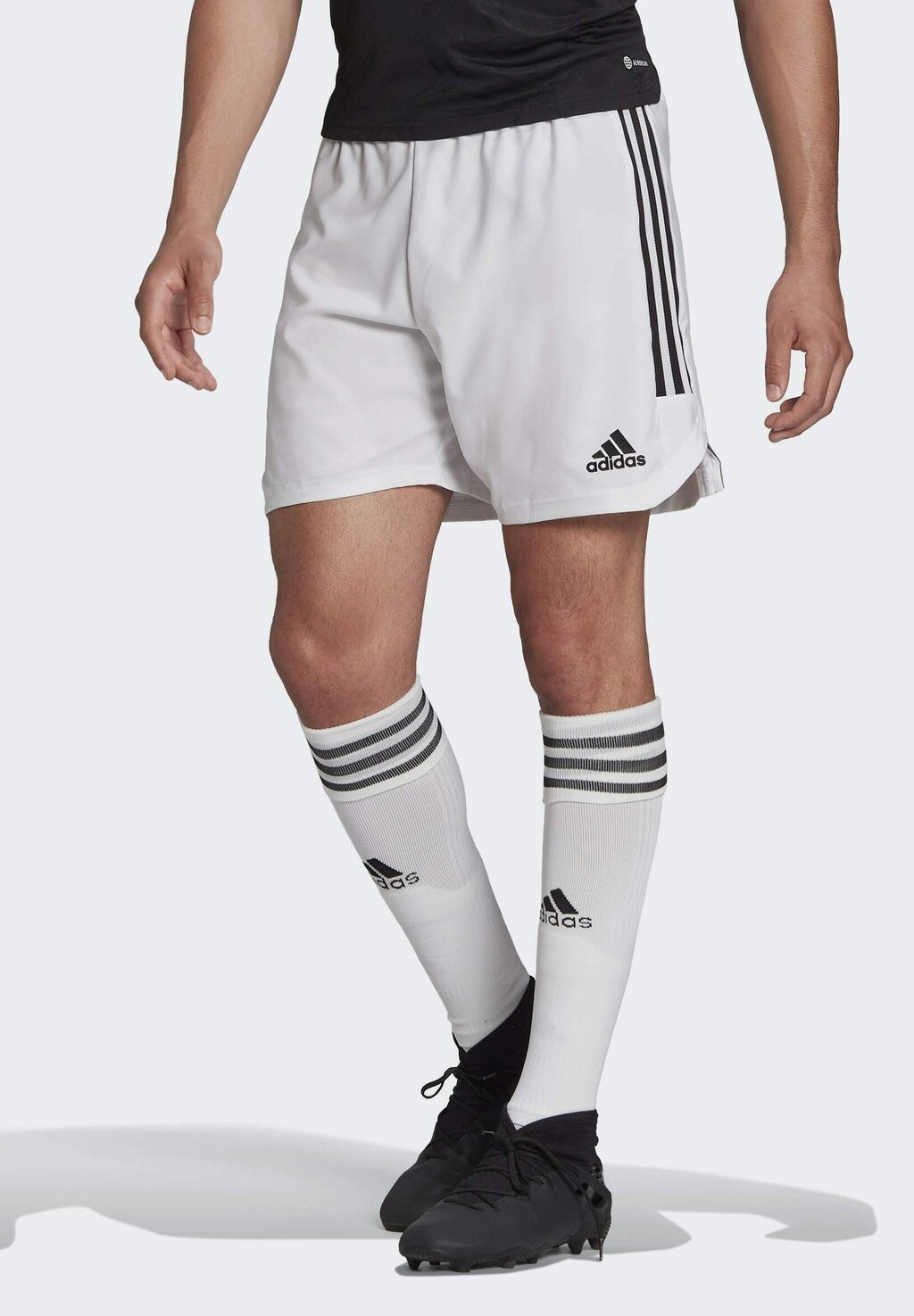 

Спортивные шорты Adidas