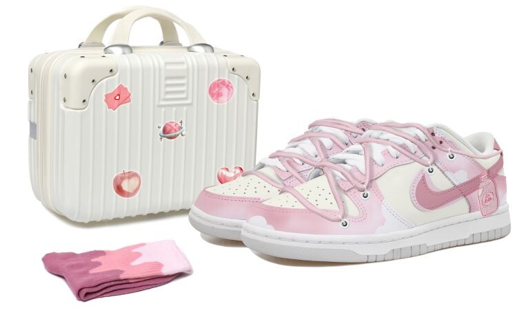 

Женские кроссовки для скейтбординга Nike Dunk