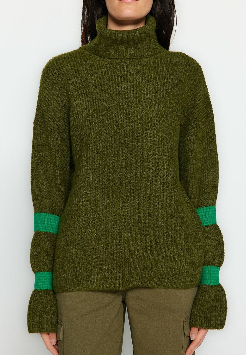 цена Вязаный свитер Trendyol, цвет khaki