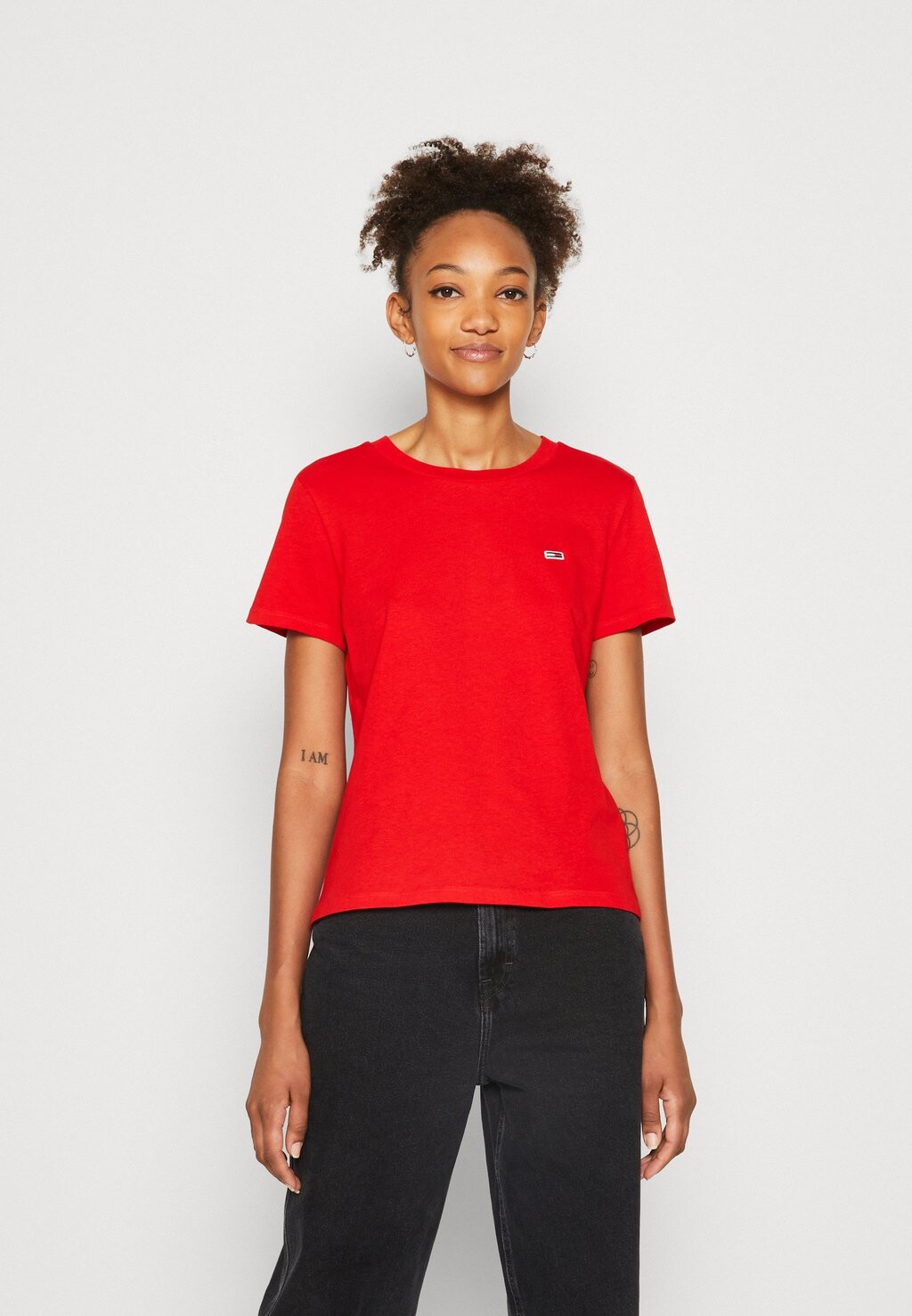 

Базовая футболка Tommy Jeans, темно-малиновый, Красный