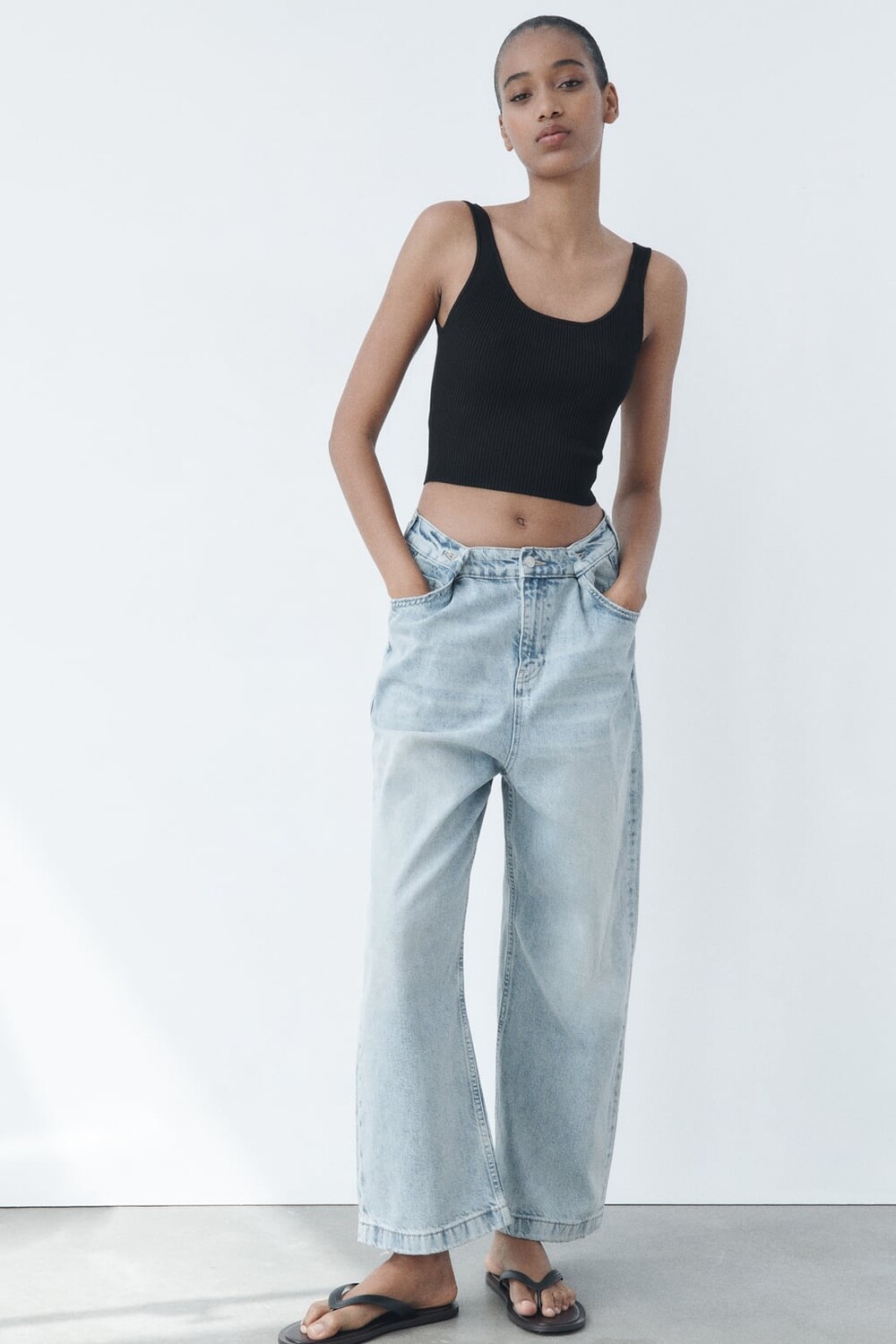 

Укороченный трикотажный топ в рубчик ZARA, черный