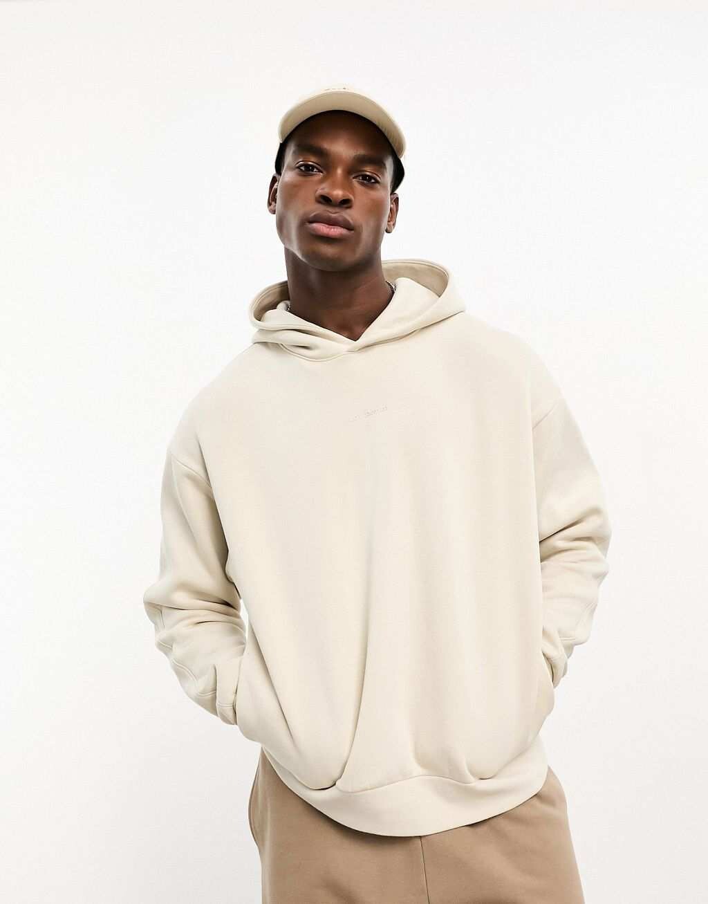 

Худи свободного кроя в тон с принтом Bershka цвета экрю