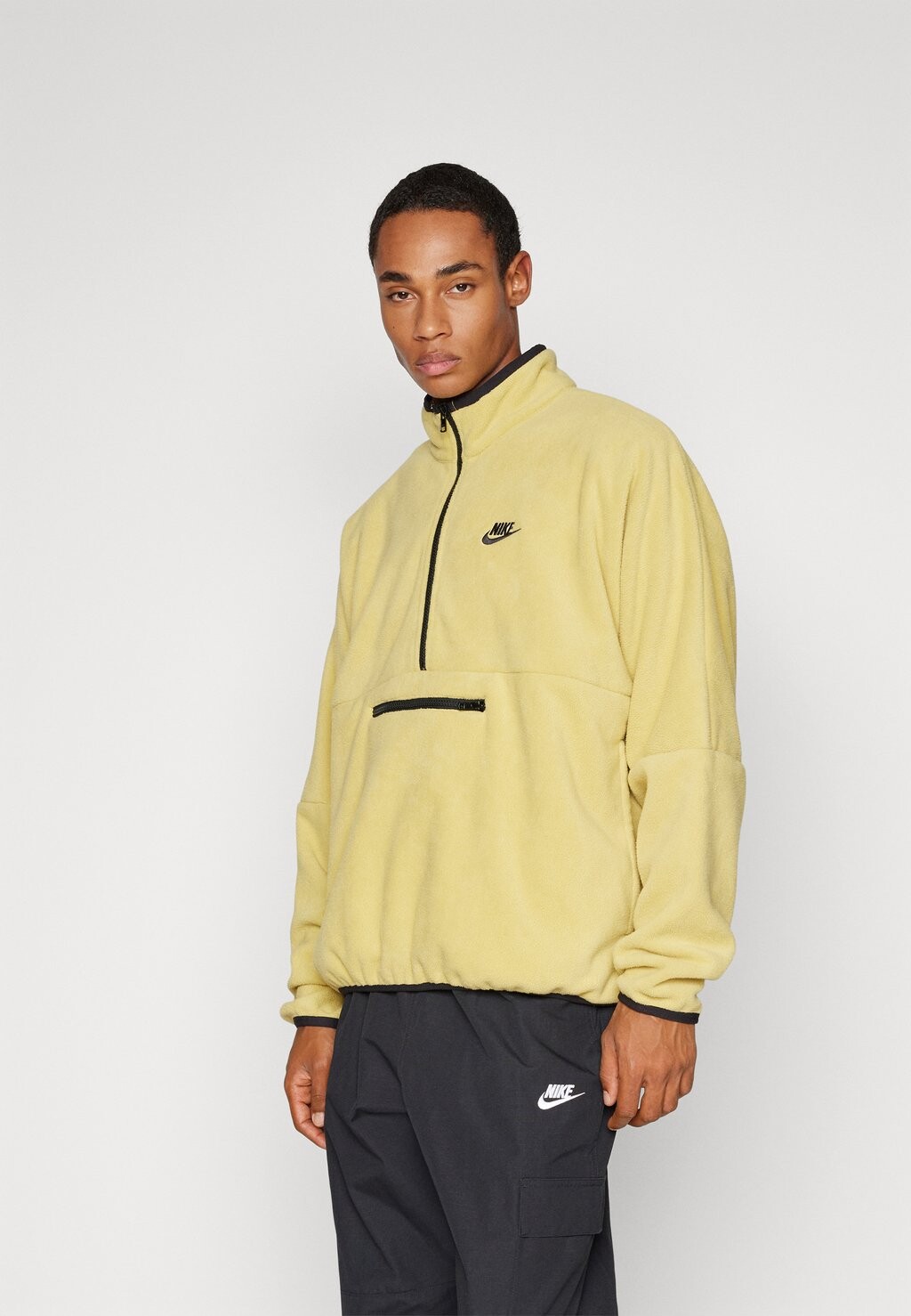 

Флисовый джемпер Nike M CLUB PR LS HZ, желтовато-коричневый/черный