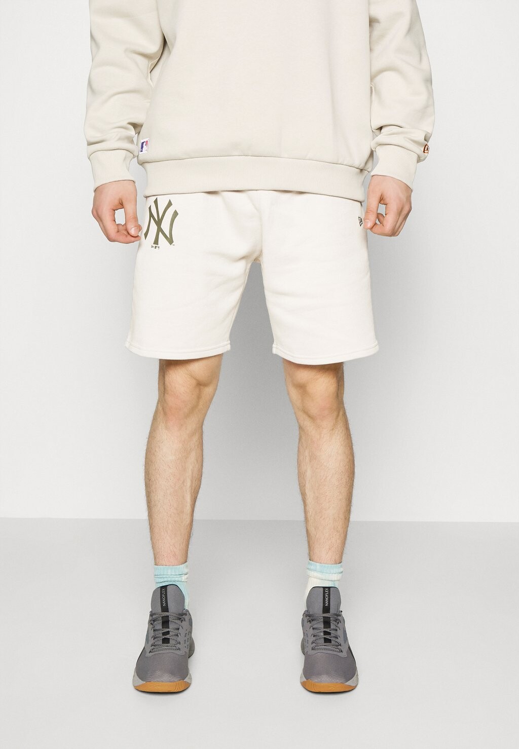 

Клубная одежда MLB SEASONAL TEAM SHORT NEW YORK YANKEES New Era, крем