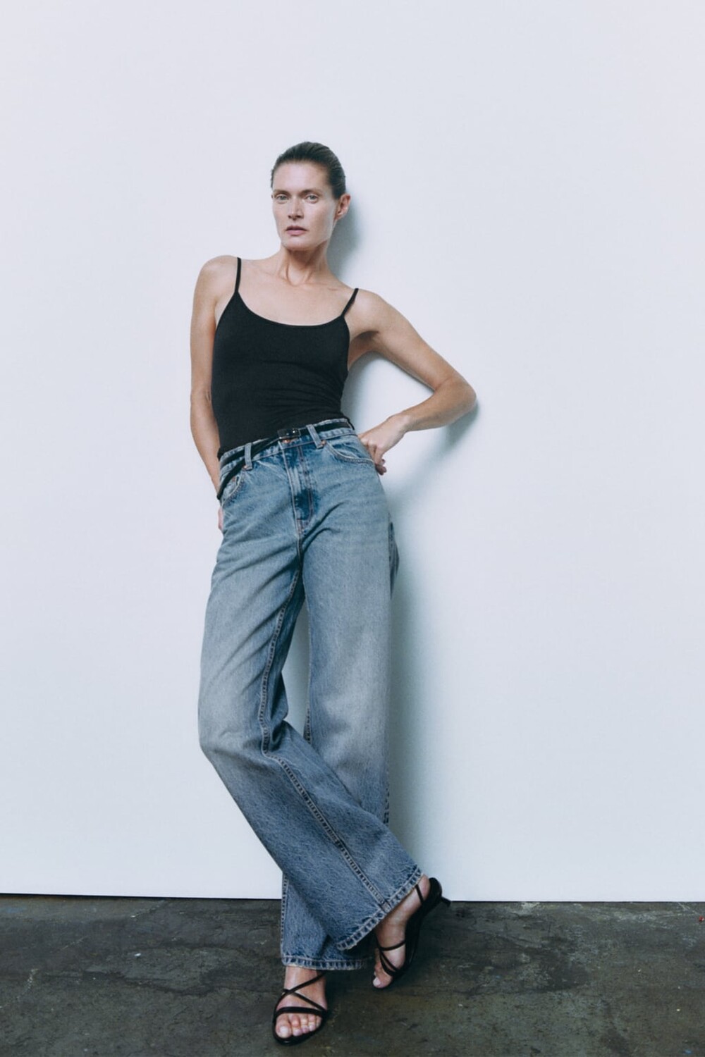 

Топ из полиамида на тонких лентах ZARA, черный