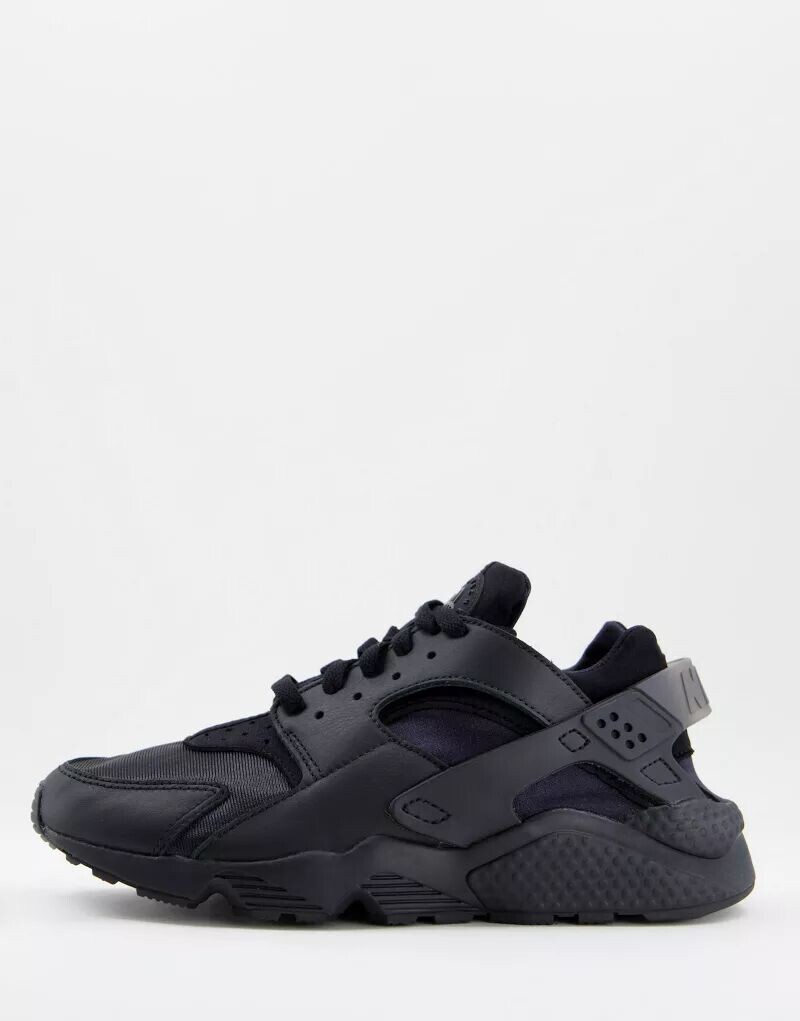 

Черные кроссовки Nike Air Huarache