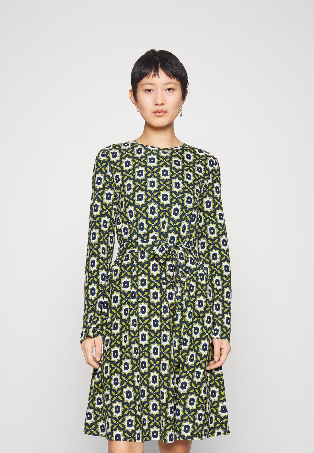 

Повседневное платье WEEKEND MaxMara, зеленый