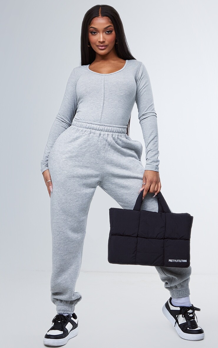 

PrettyLittleThing Shape Пепельно-серые джоггеры с карманами и манжетами