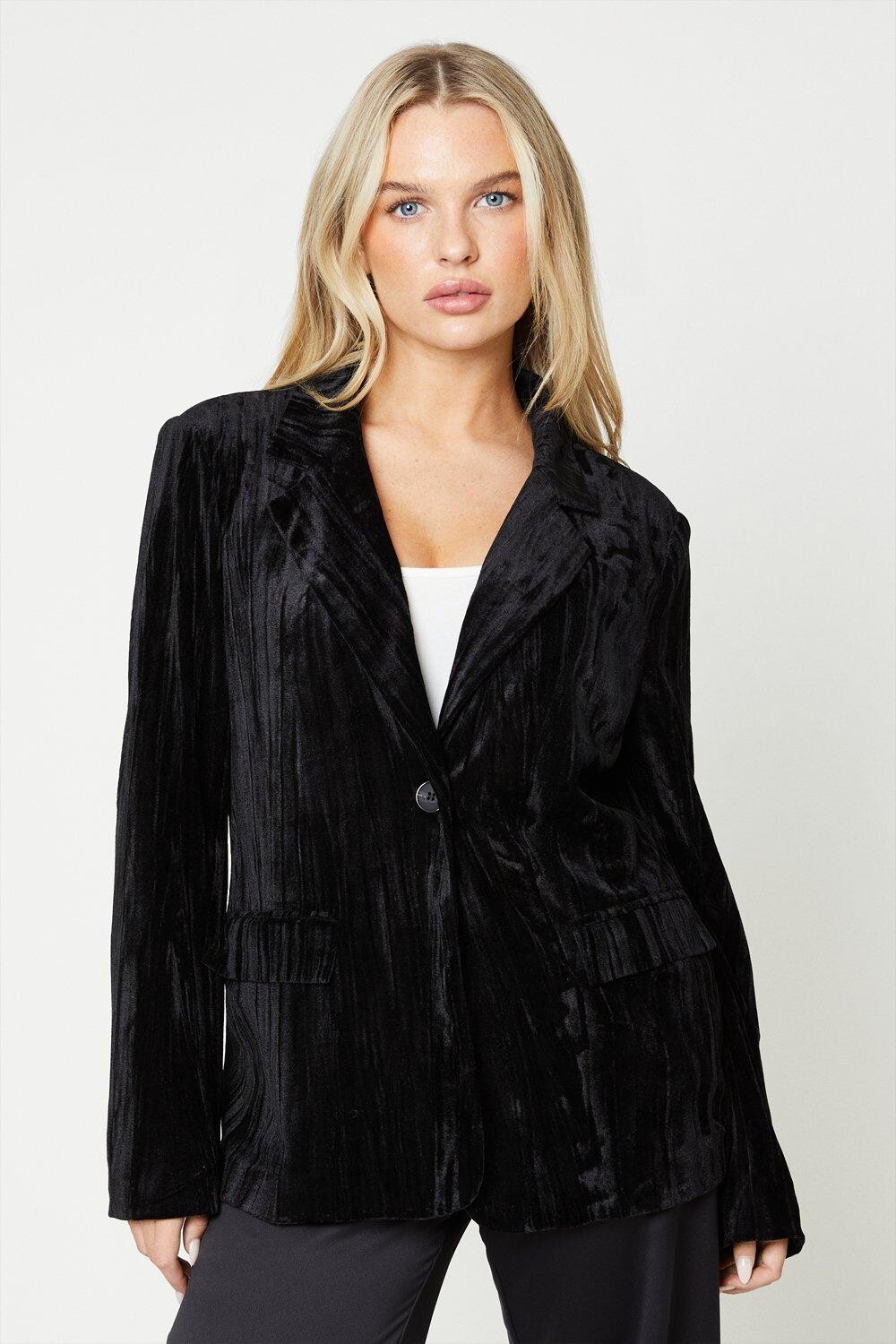 

Бархатный пиджак Petite с жатой отделкой Dorothy Perkins, черный