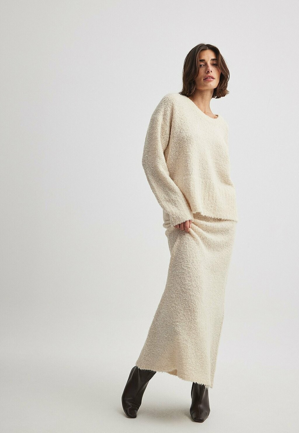 

Вязаный свитер MIT RUNDEM AUSSCHNITT NA-KD, цвет beige