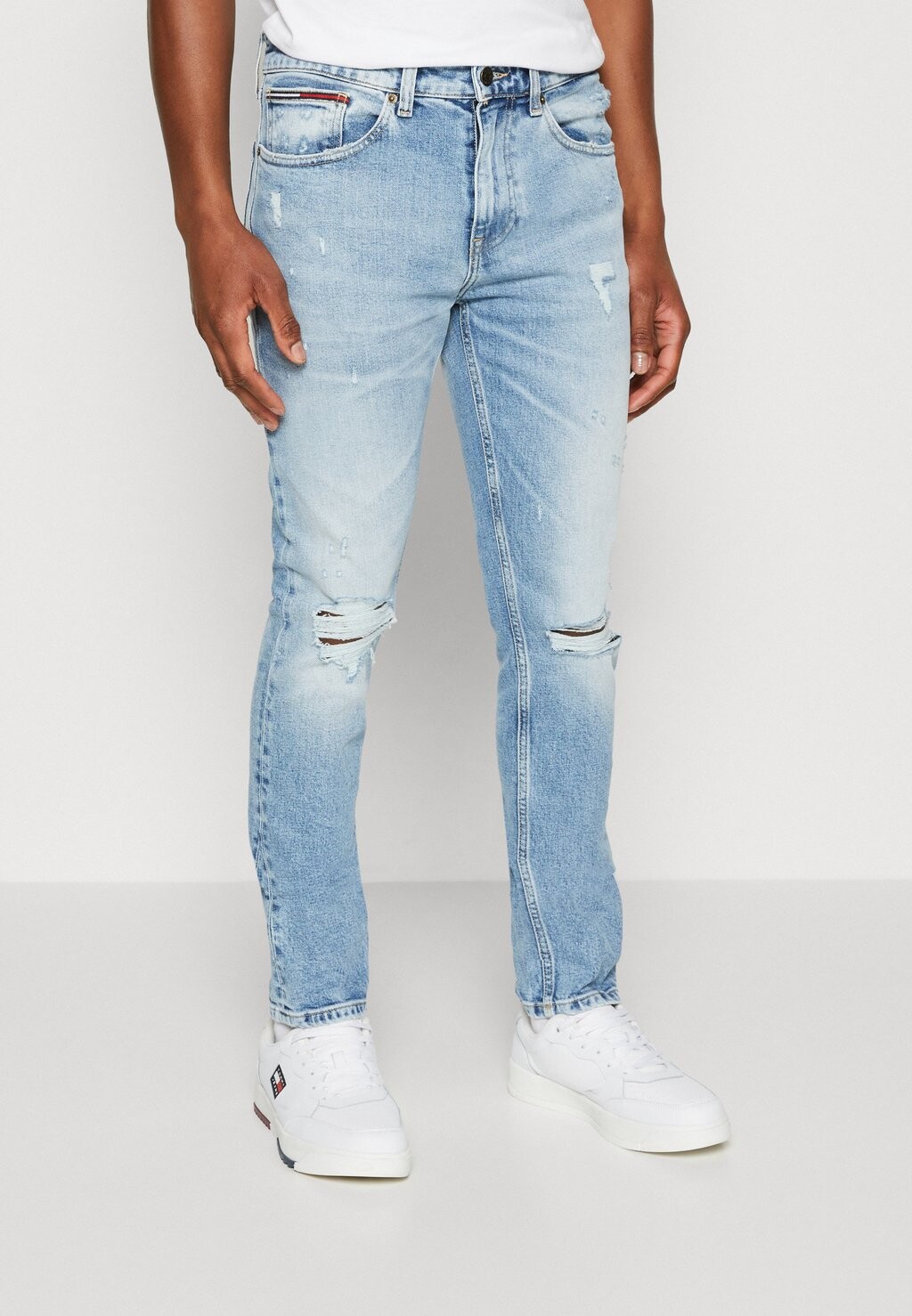 

Джинсы Tapered Tommy Jeans