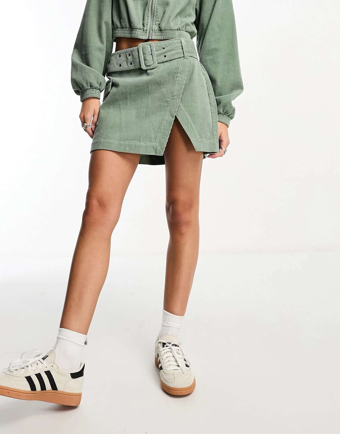 

Мини-юбка цвета шалфея с запахом ASOS