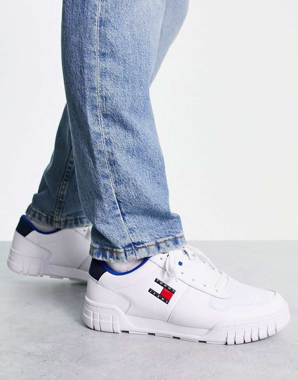 

Белые ретро-кеды Tommy Jeans