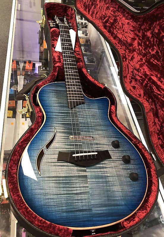 

Акустическая гитара Taylor T5z Pro Urban Ash Arm Rest Acoustic Electric with Case, Harbor Blue
