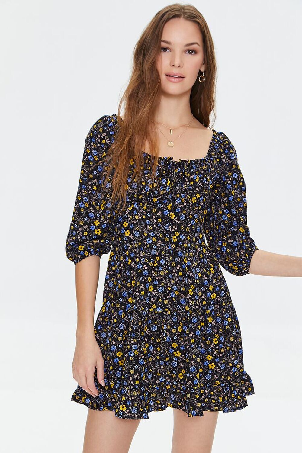 

Мини-платье с цветочным принтом Forever 21, черный