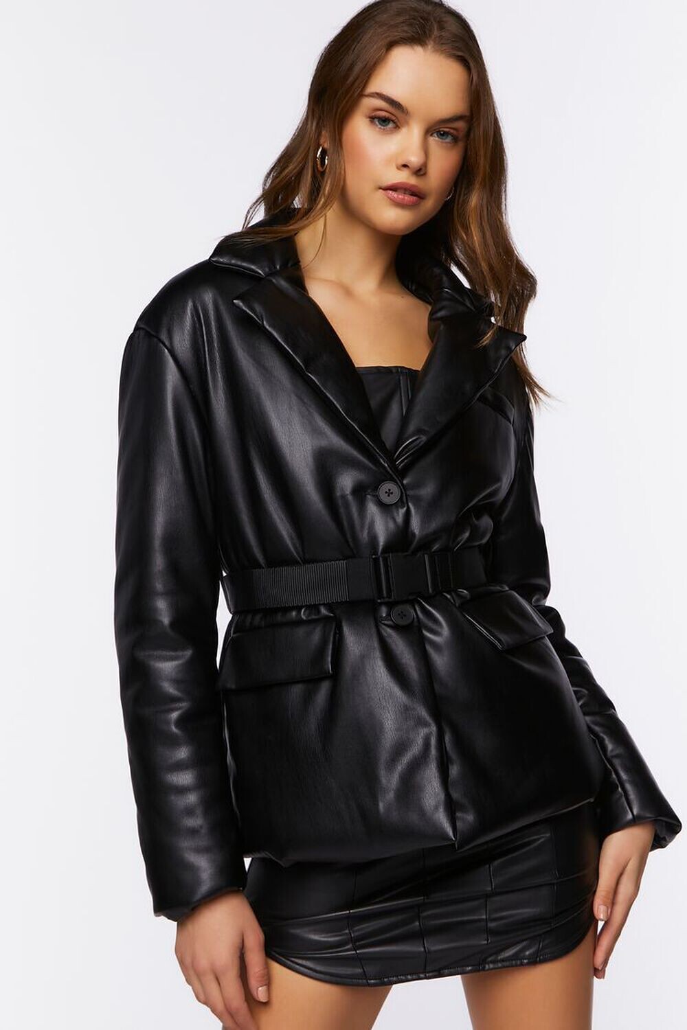 

Куртка из искусственной кожи с поясом Forever 21, черный