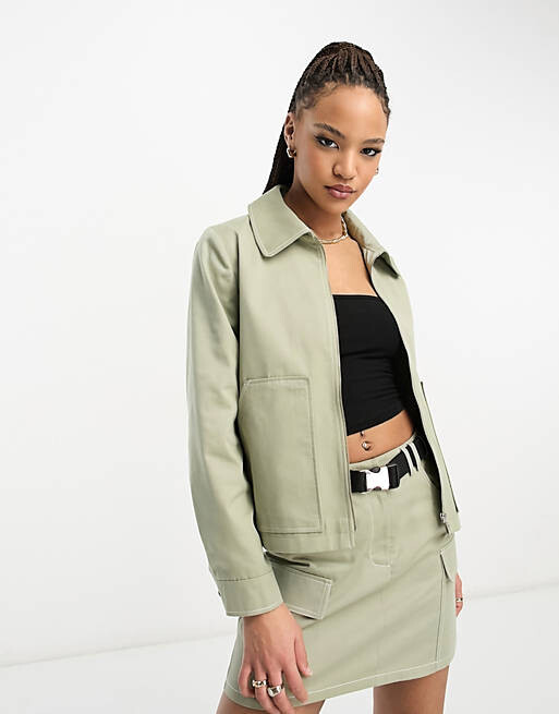 

Свободная куртка карго с контрастной строчкой спереди Miss Selfridge цвета хаки