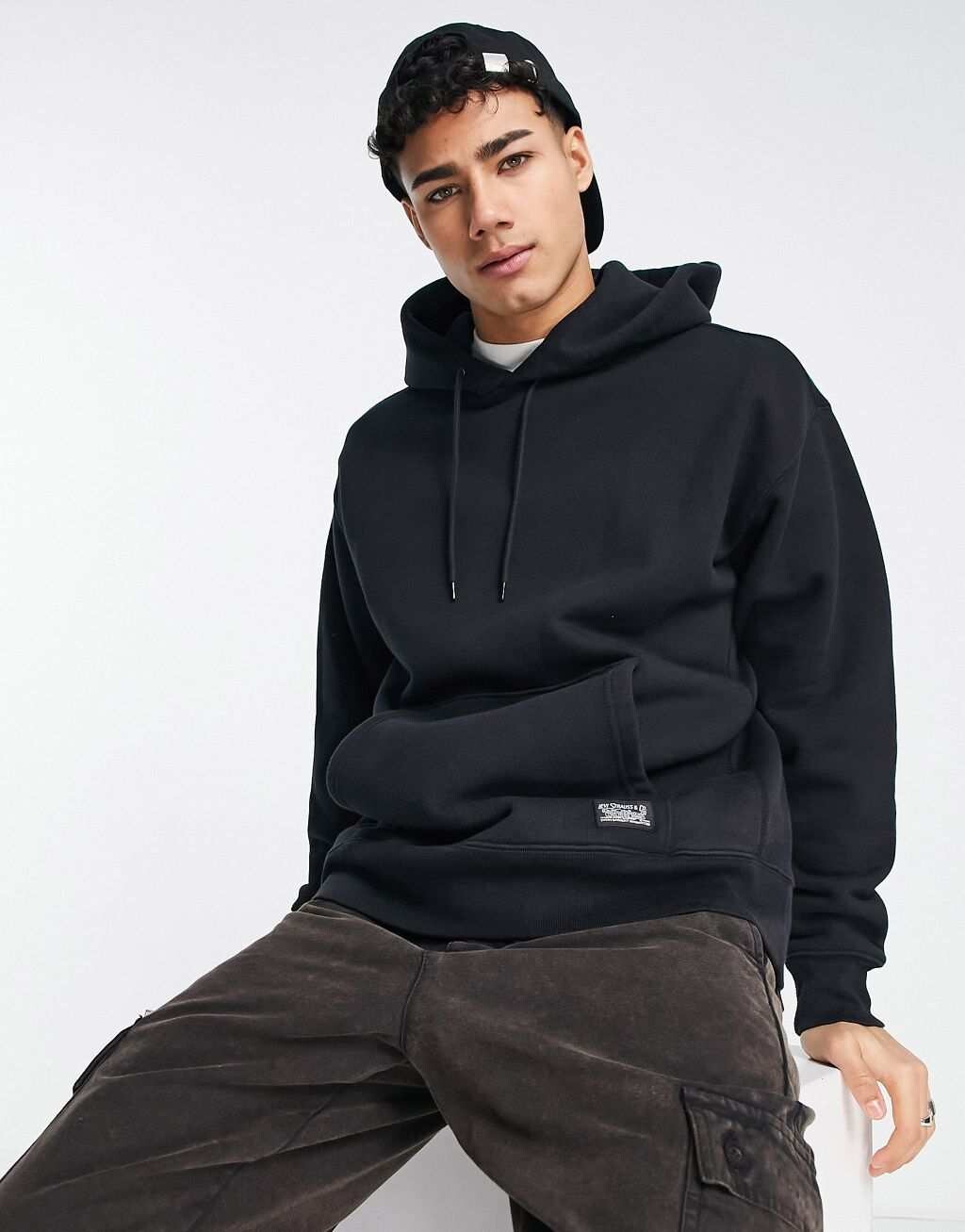 

Черная худи с небольшим логотипом Levi's Skate