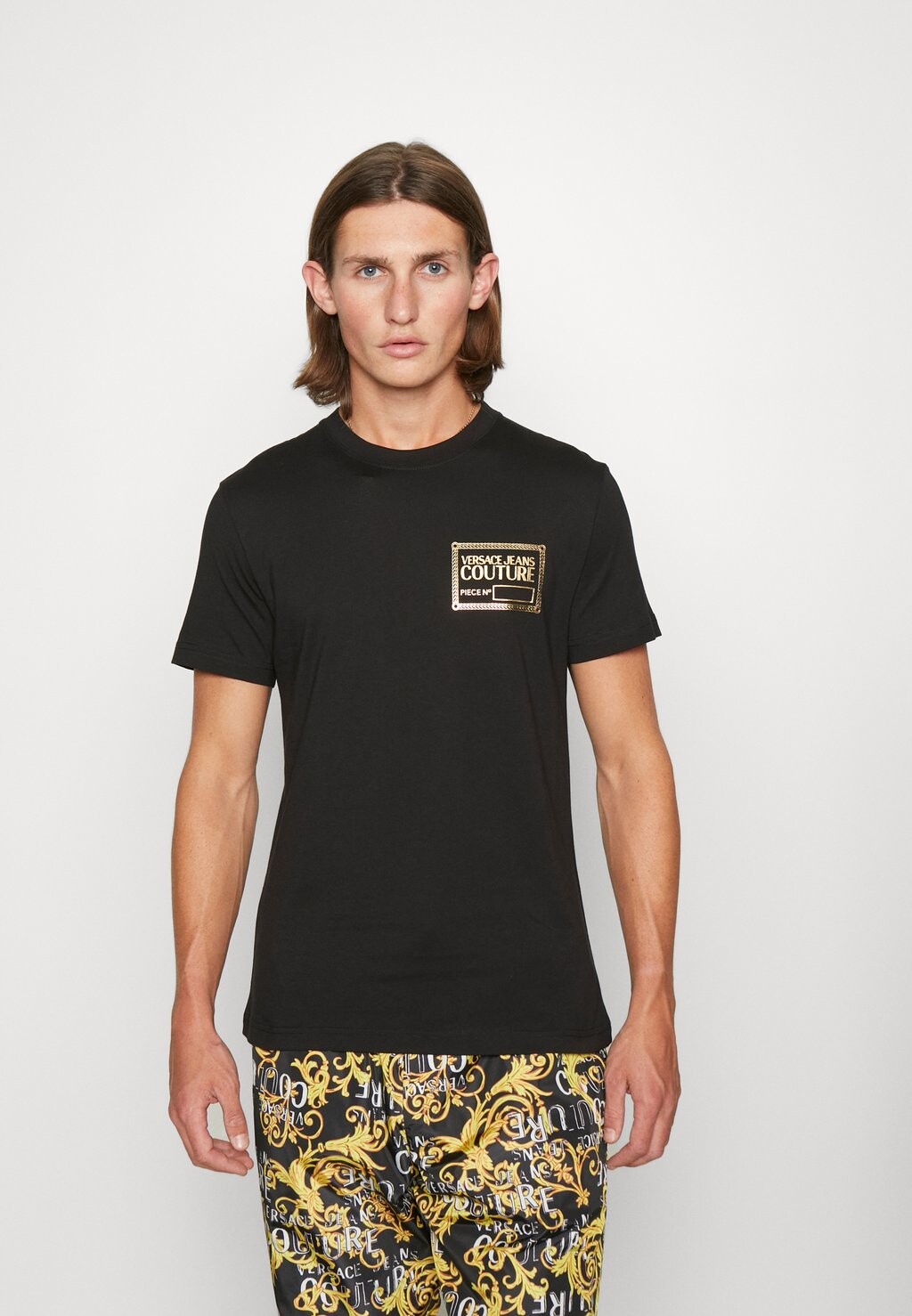 

Футболка с принтом Versace Jeans Couture, черный