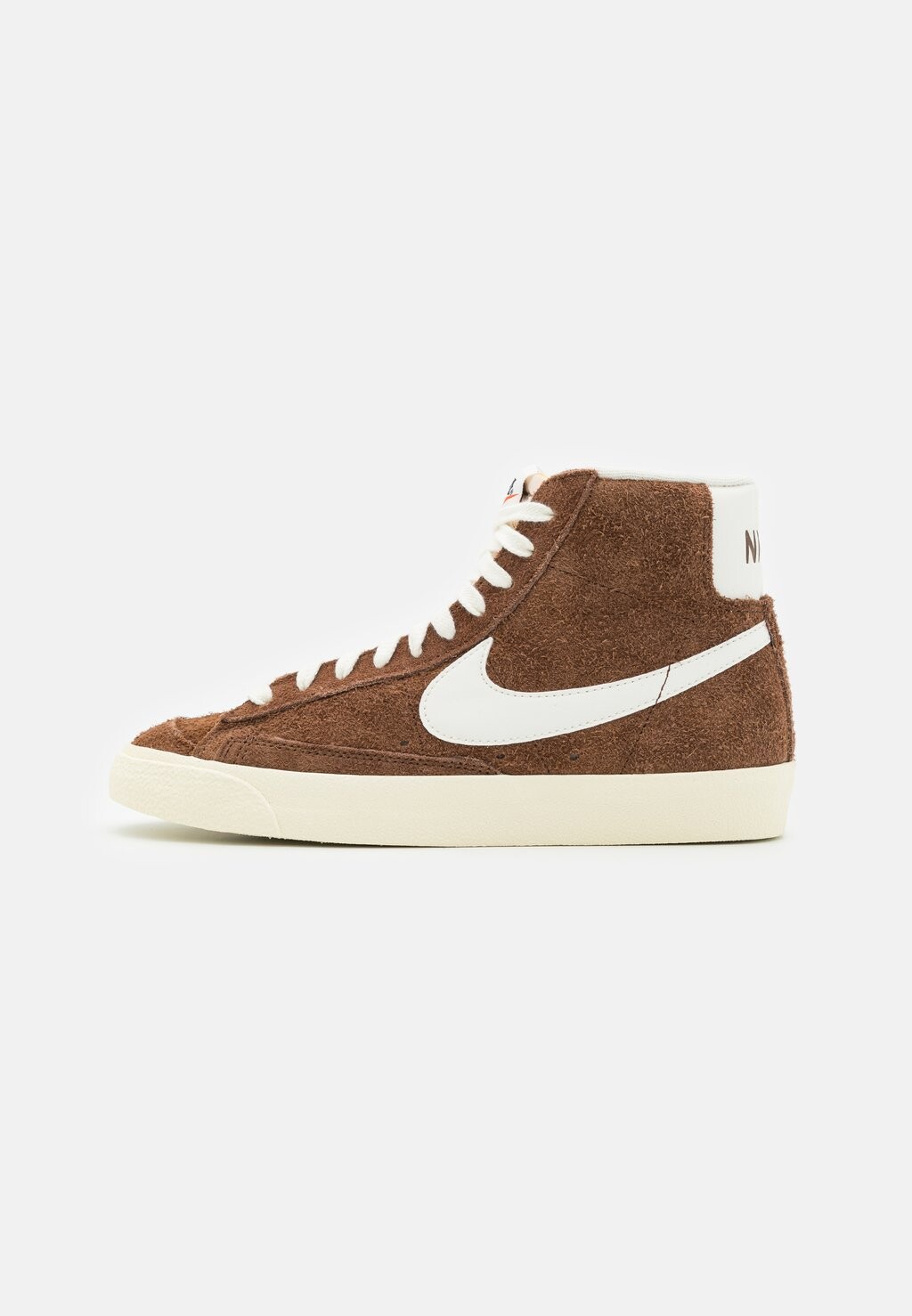 

Кроссовки altas Nike БЛЕЙЗЕР MID 77, цвет cacao wow/sail/coconut milk/black/team orange