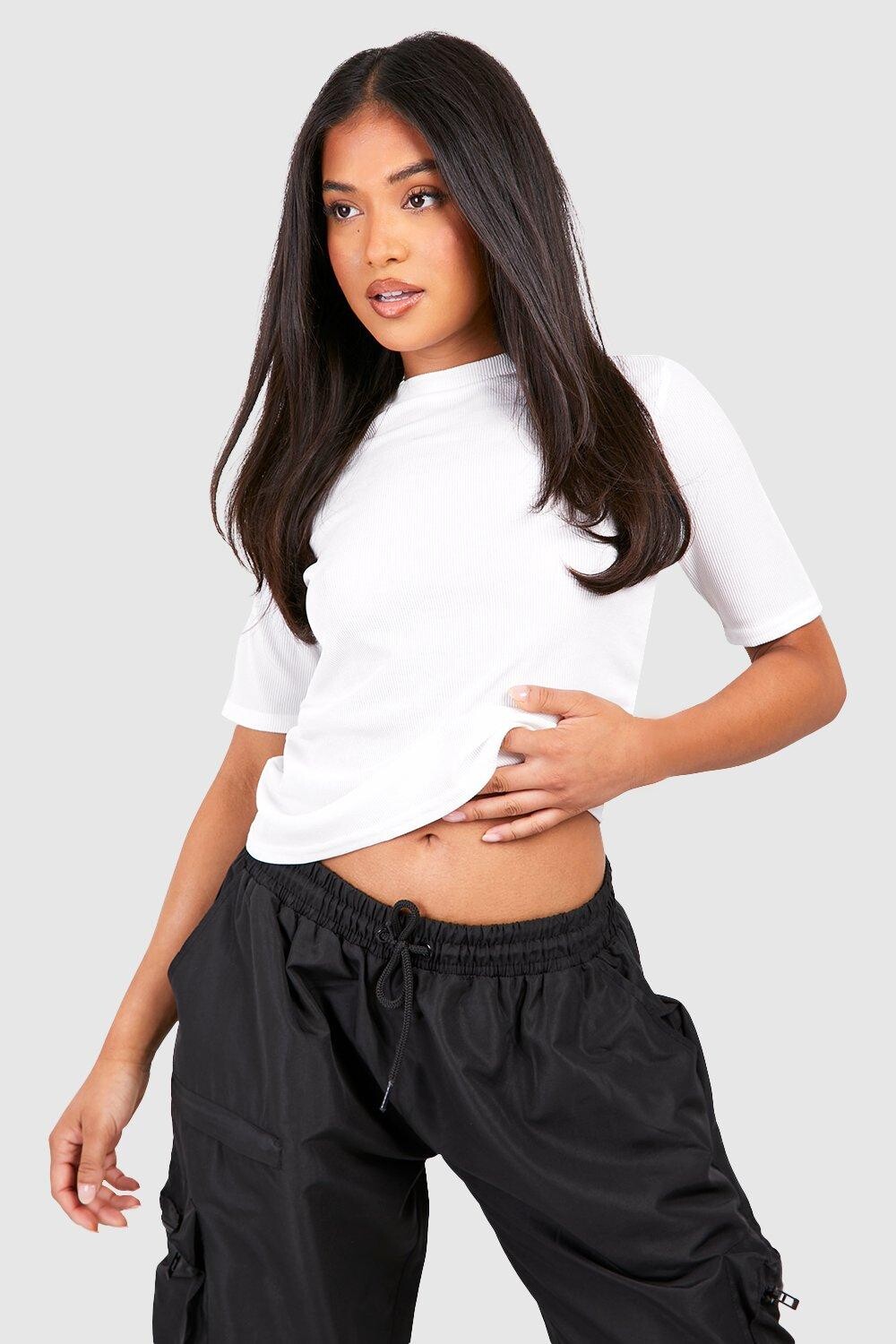 

Базовая футболка petite в ребруску Boohoo, слоновая кость, Бежевый