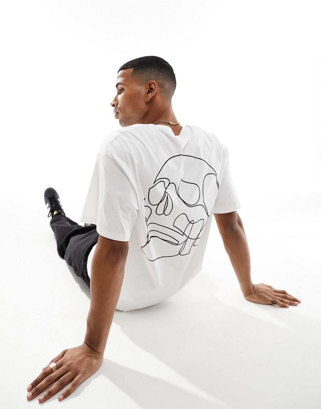 

Белая объемная футболка с принтом черепа на спине Jack & Jones Originals, Белый