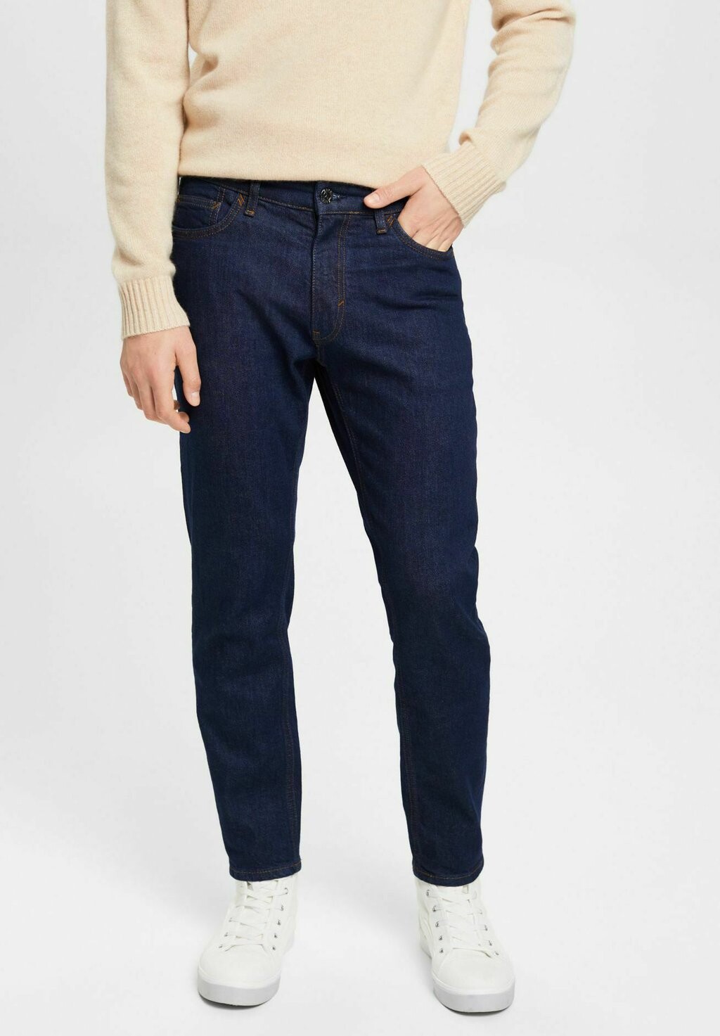 

Джинсы зауженного кроя Esprit