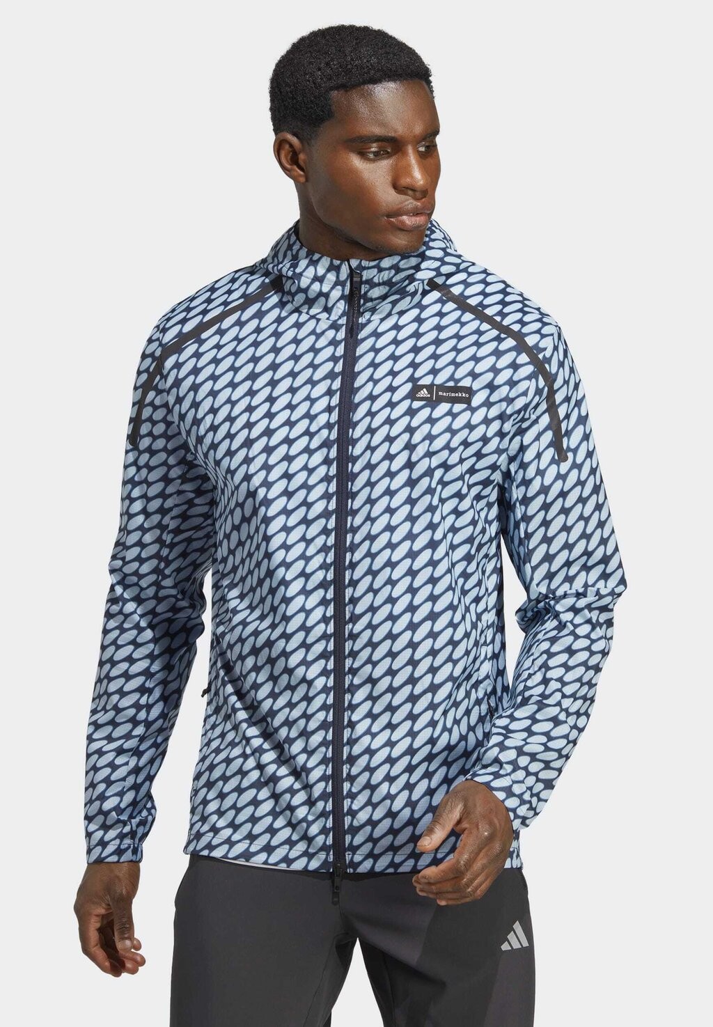 

Спортивная куртка Adidas