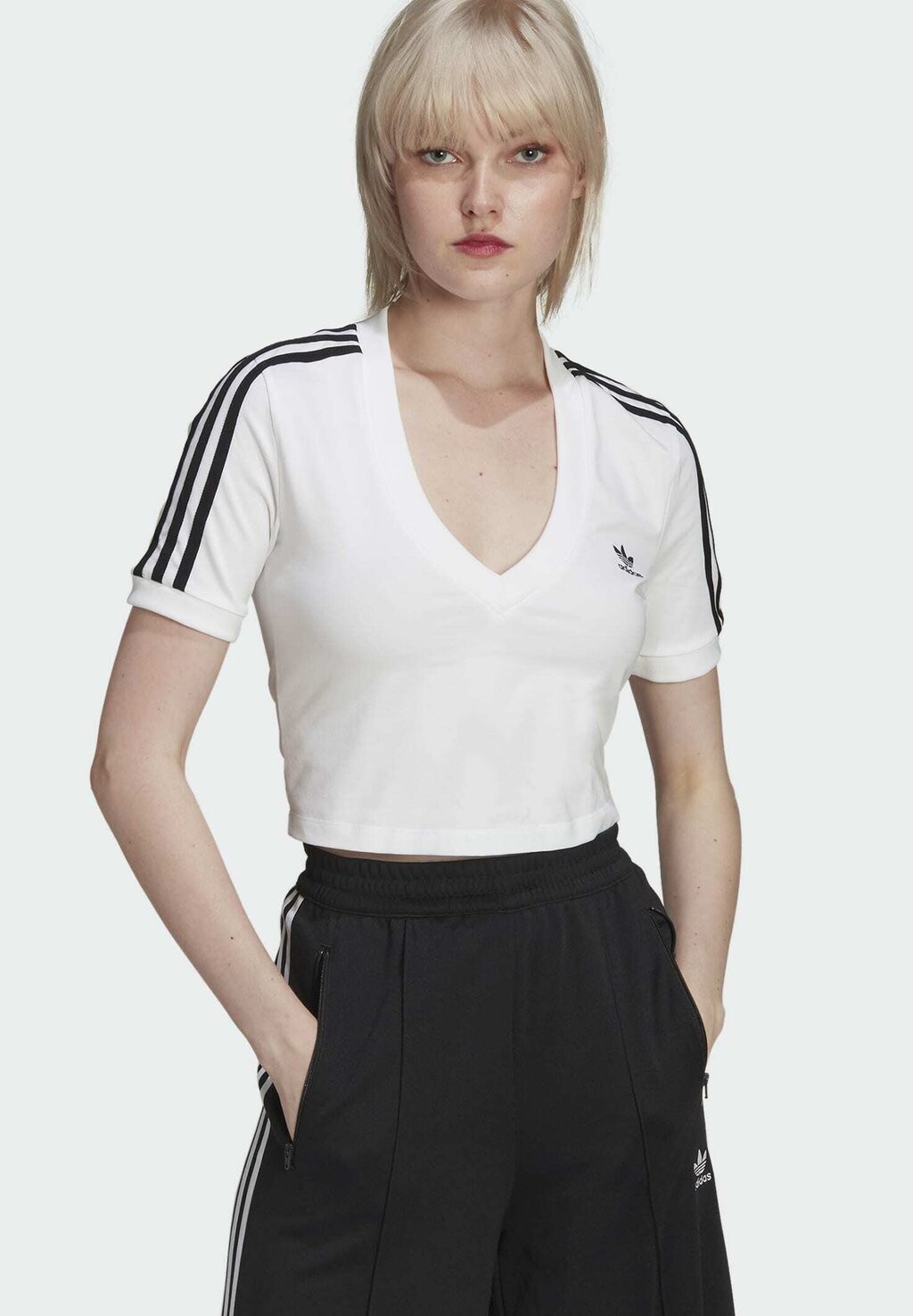 

Футболка с принтом adidas Originals, белый