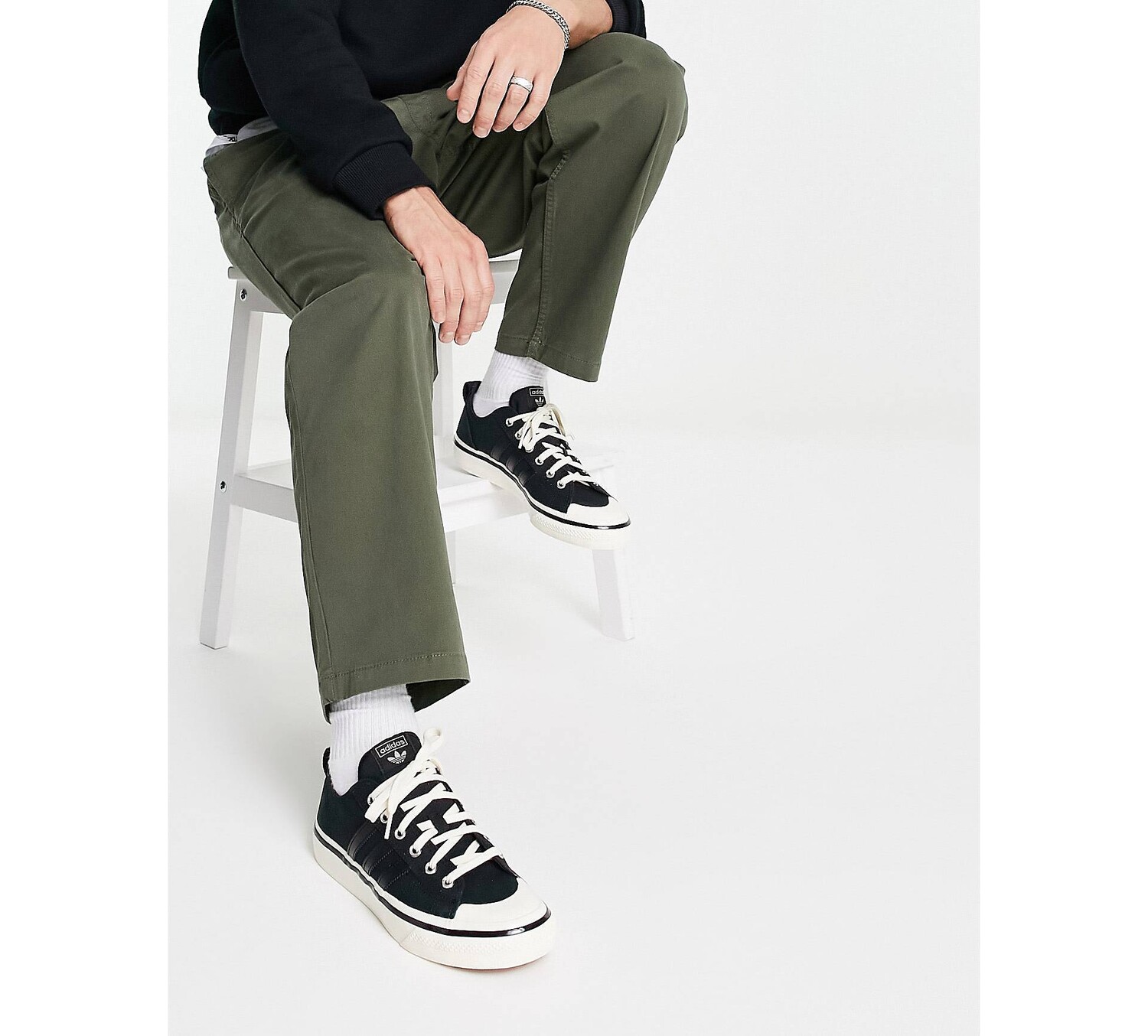 

Черные кроссовки adidas Originals Nizza RF 74
