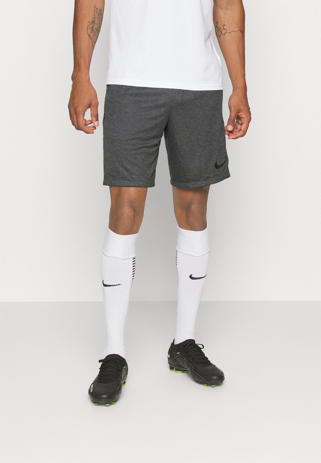 

Спортивные шорты АКАДЕМИЯ Nike, grauschwarz