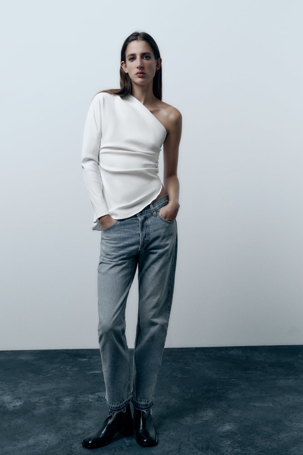 

Асимметричный топ со сборками ZARA, белый