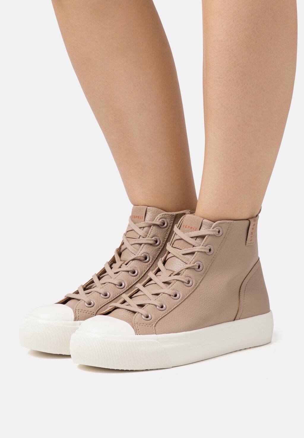 

Высокие кроссовки Esprit