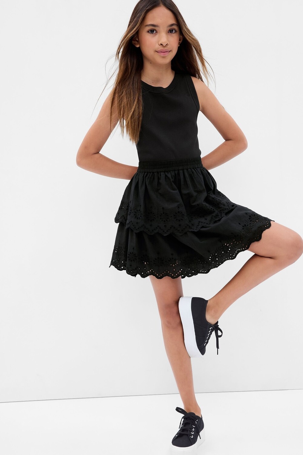 

Многослойное платье с люверсами Gap, черный