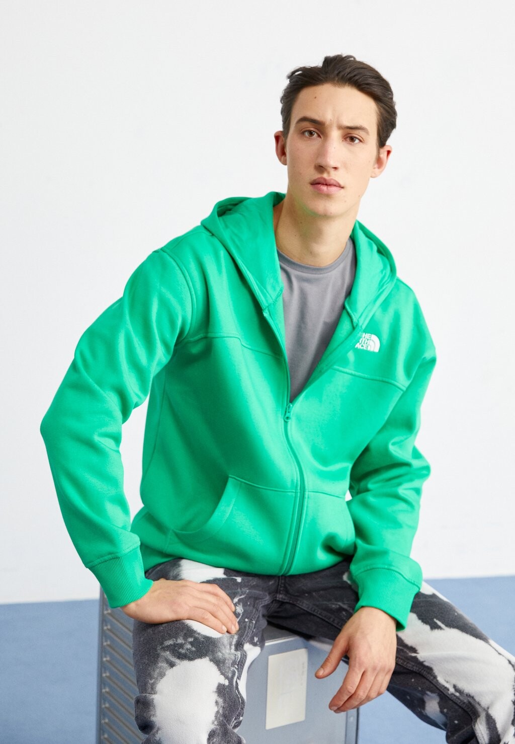 

Толстовка на молнии ESSENTIAL The North Face, зеленый