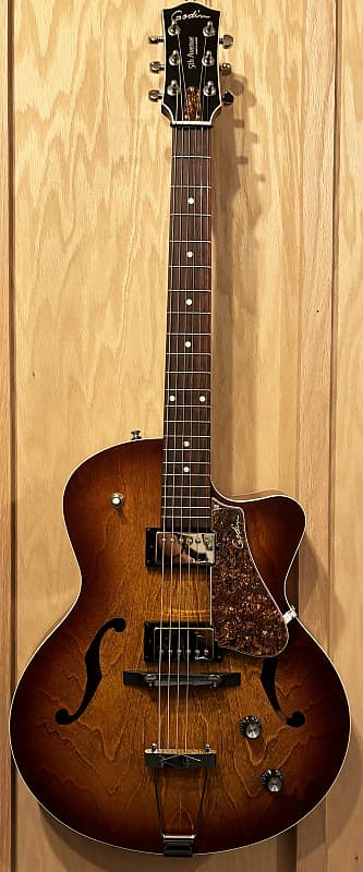 

Электрогитара Godin 5th Avenue CW Kingpin II HB Cognac Burst