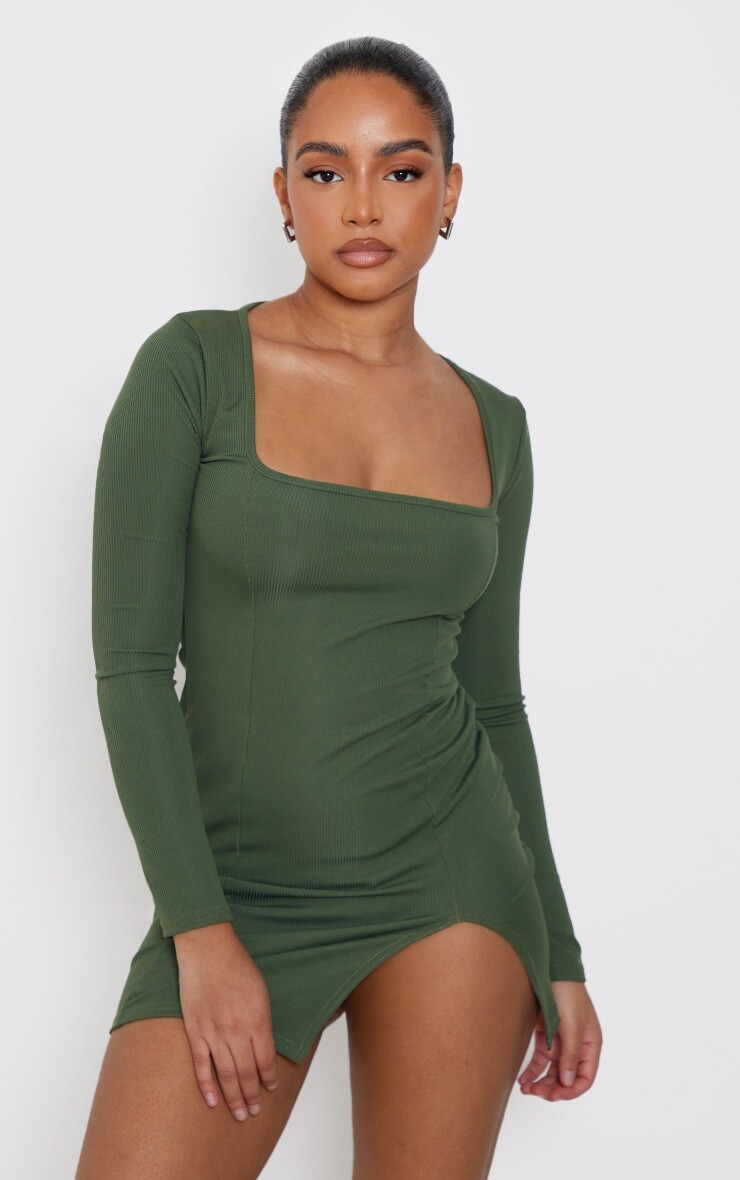 

PrettyLittleThing Миниатюрное облегающее платье цвета хаки с разрезом в рубчик, квадратным вырезом и длинными рукавами