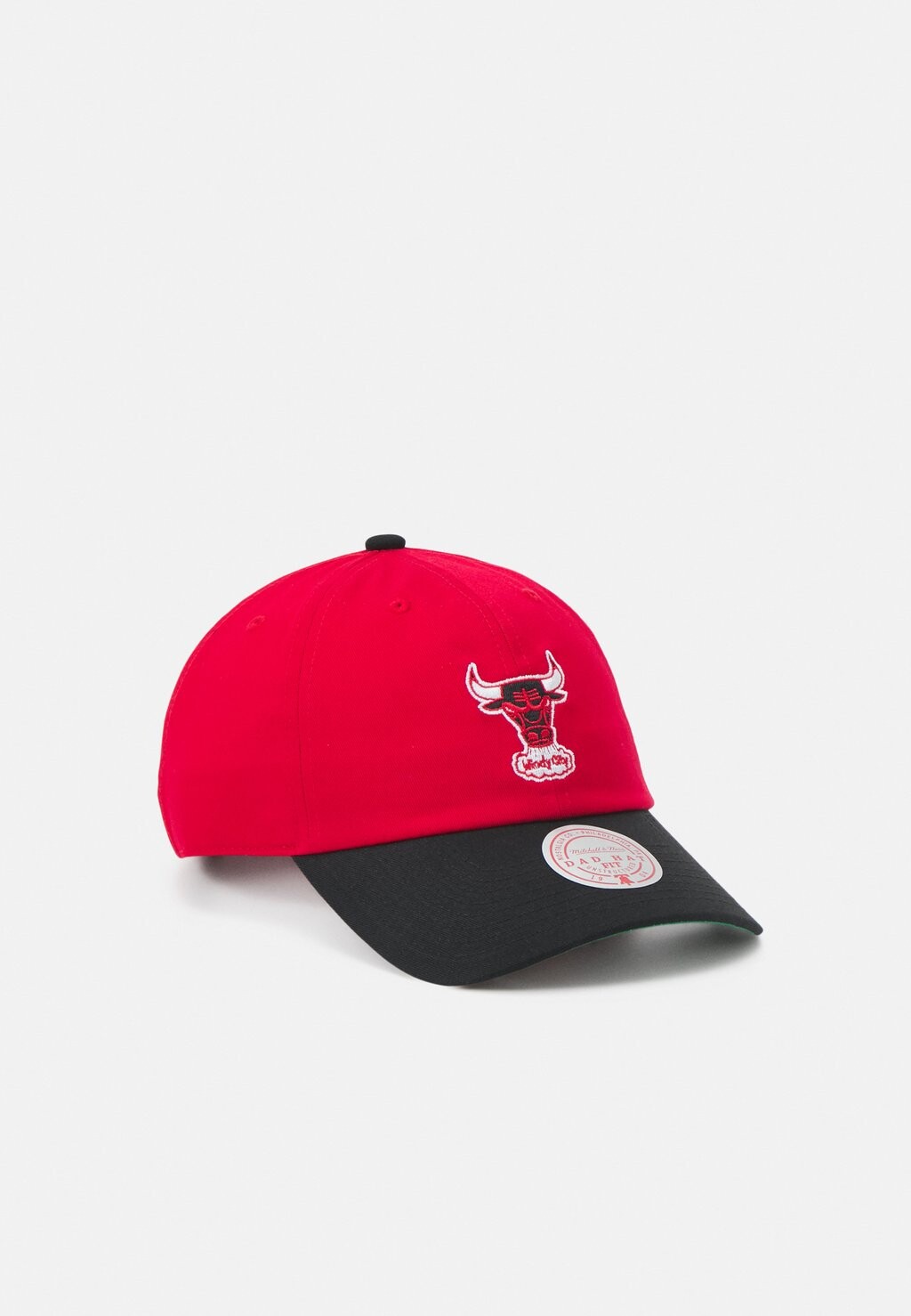 

Кепка Nba Team Tone Dad Strapback Mitchell & Ness, цвет red/black
