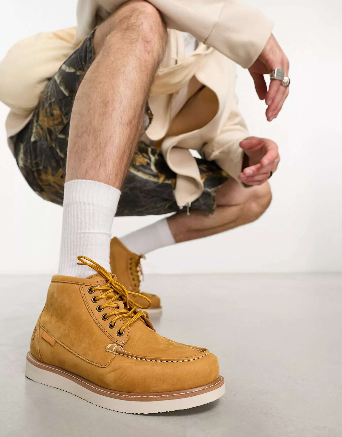 

Ботинки чукка Timberland new market 2 из кожи пшеничного нубука