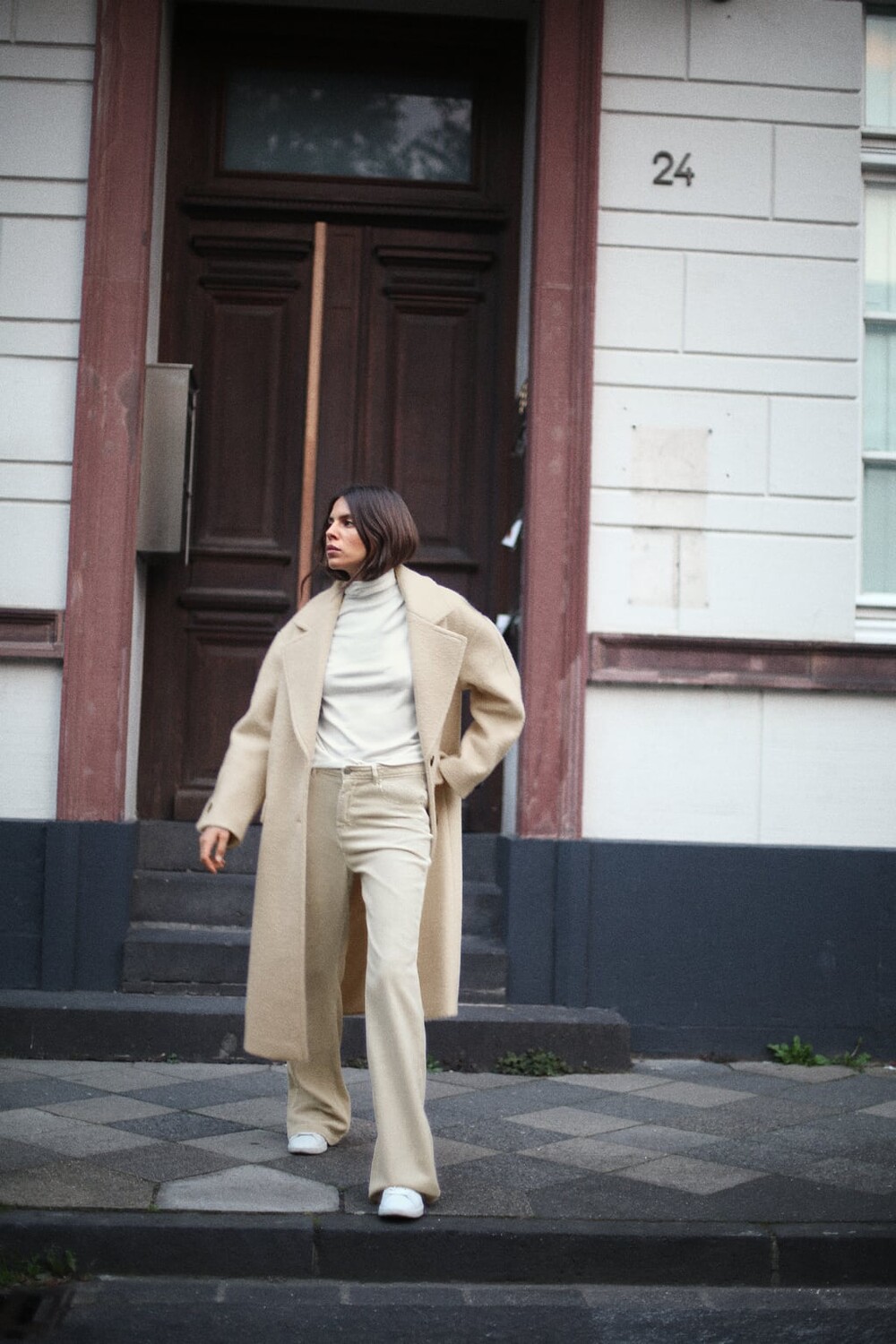 

Пальто из букле ZARA, экру