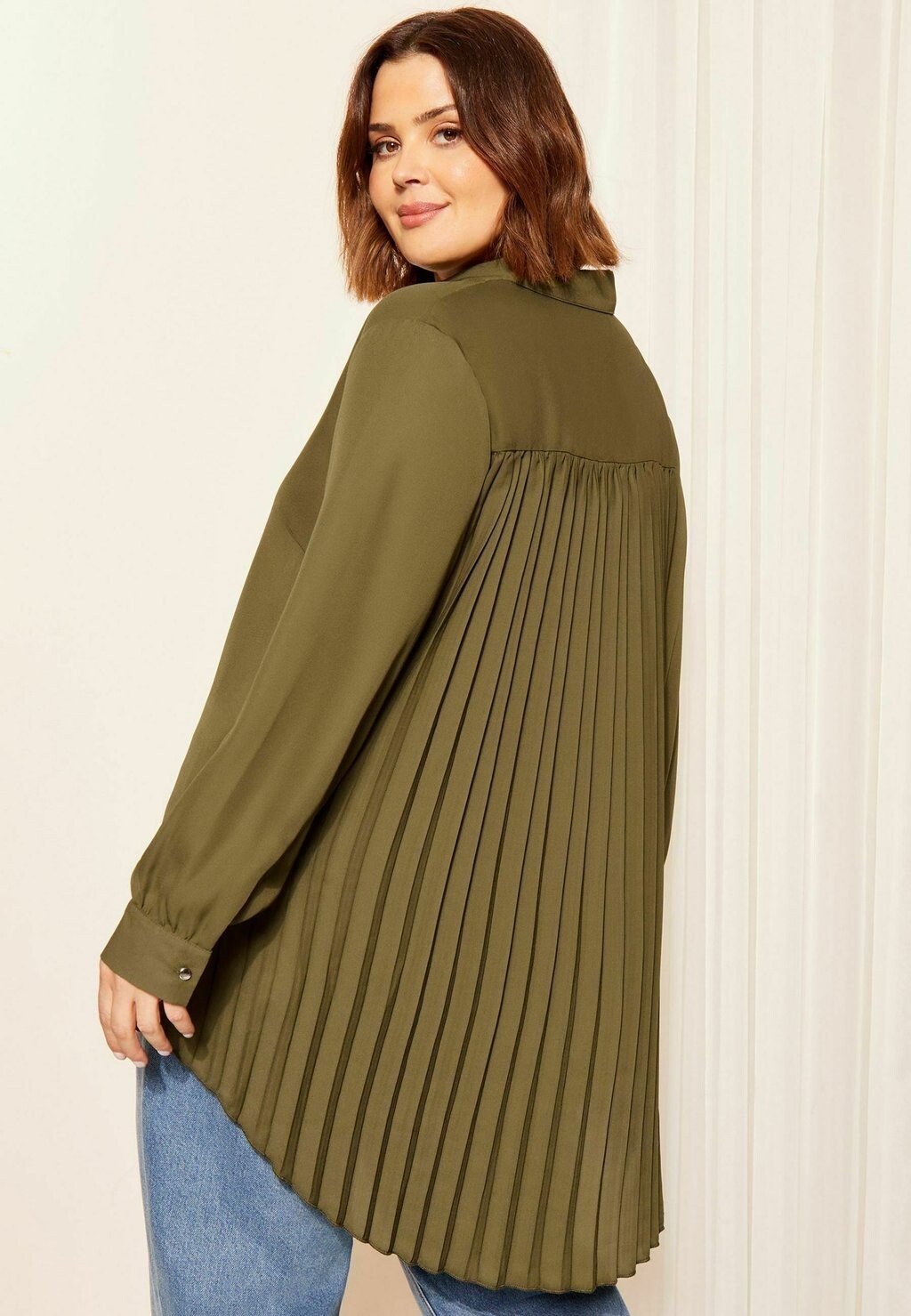 

Рубашка-блузка CURVES PLEATED BACK REGULAR FIT Friends Like These, зеленый