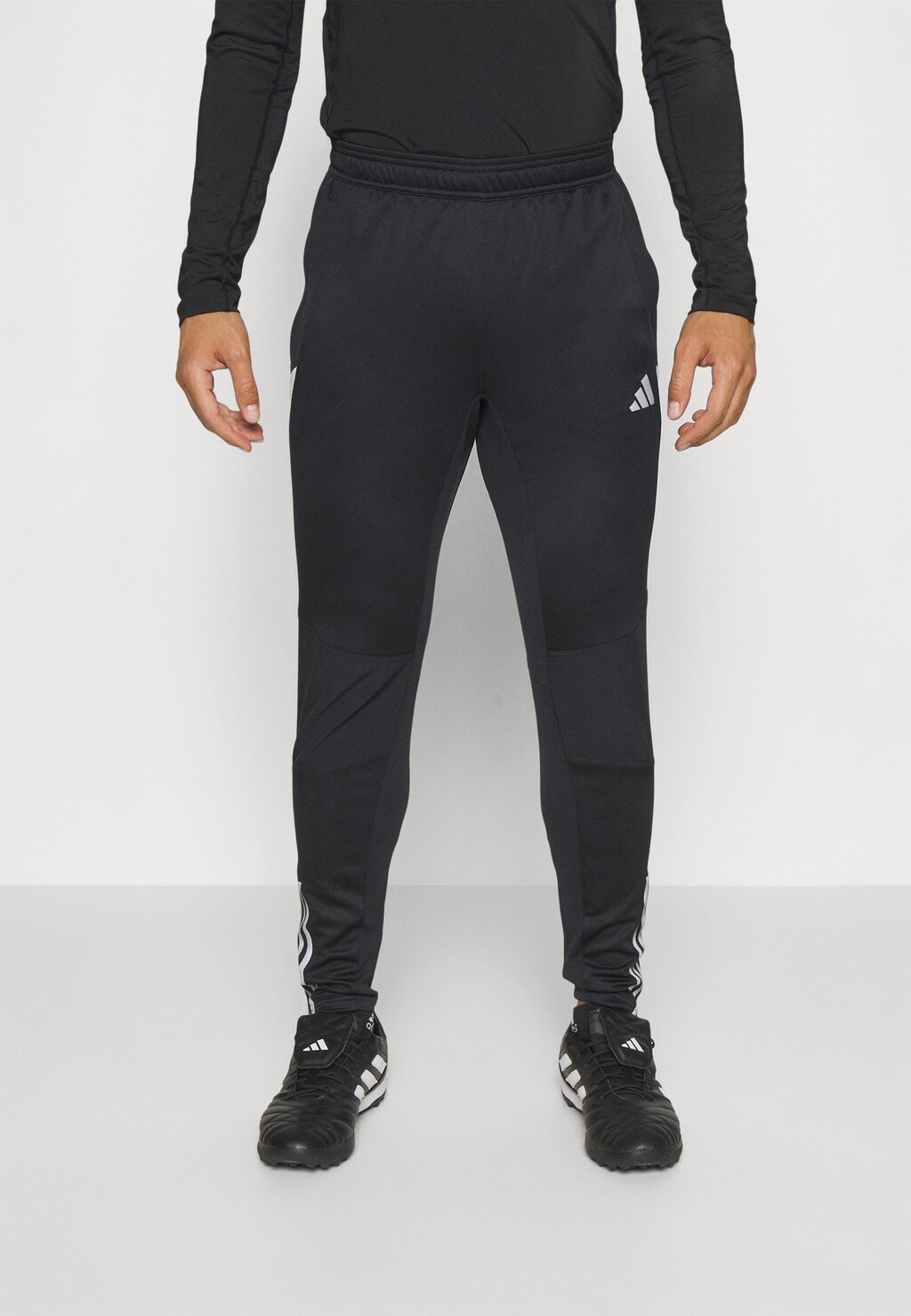 

Спортивные брюки Adidas