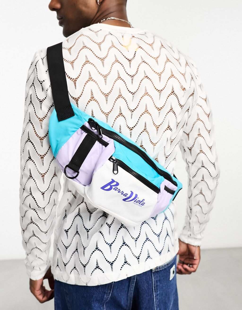 

Объемная сумка-пояс с колор-блоками ASOS DESIGN фиолетового и синего цвета