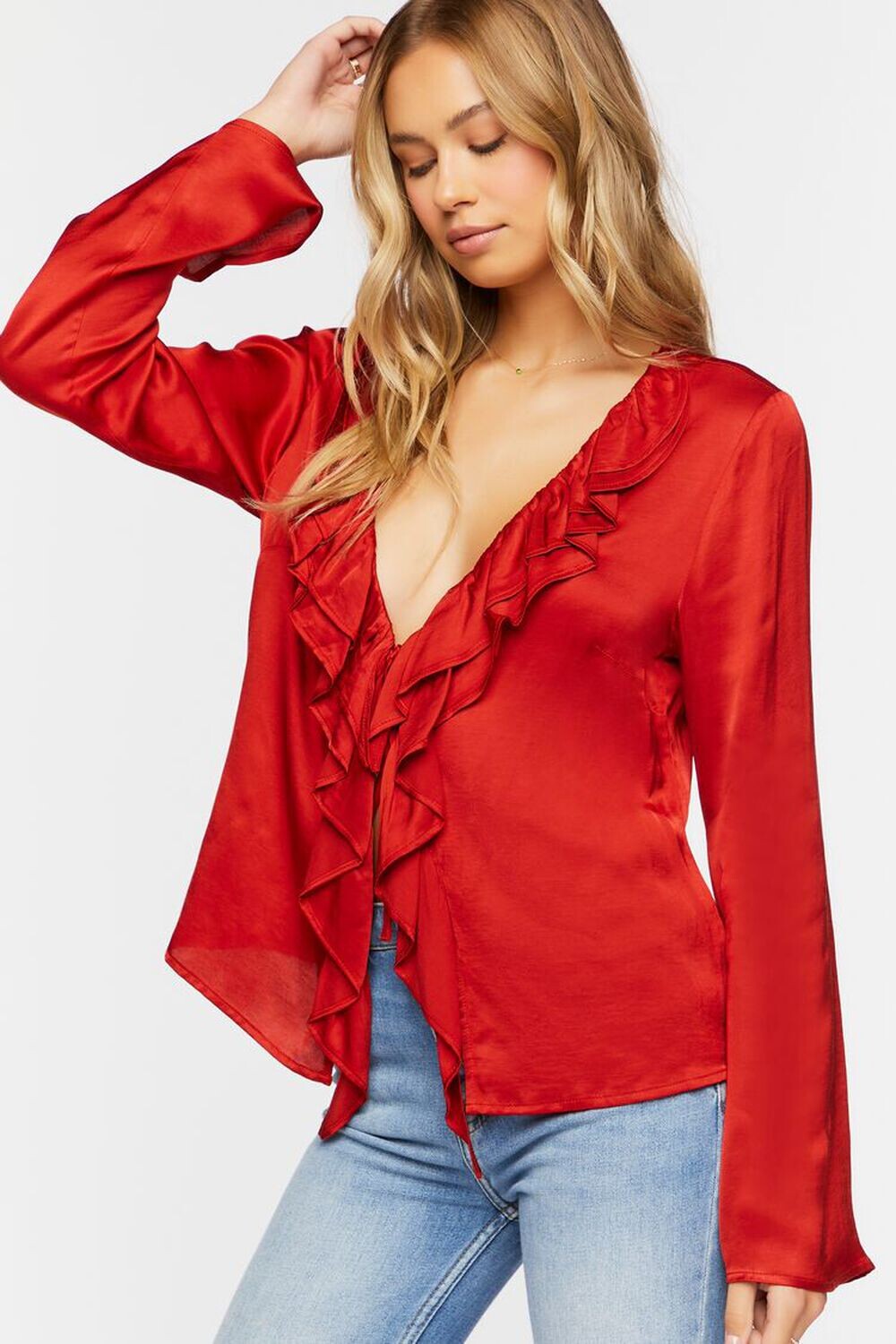 

Атласный топ с оборками Forever 21