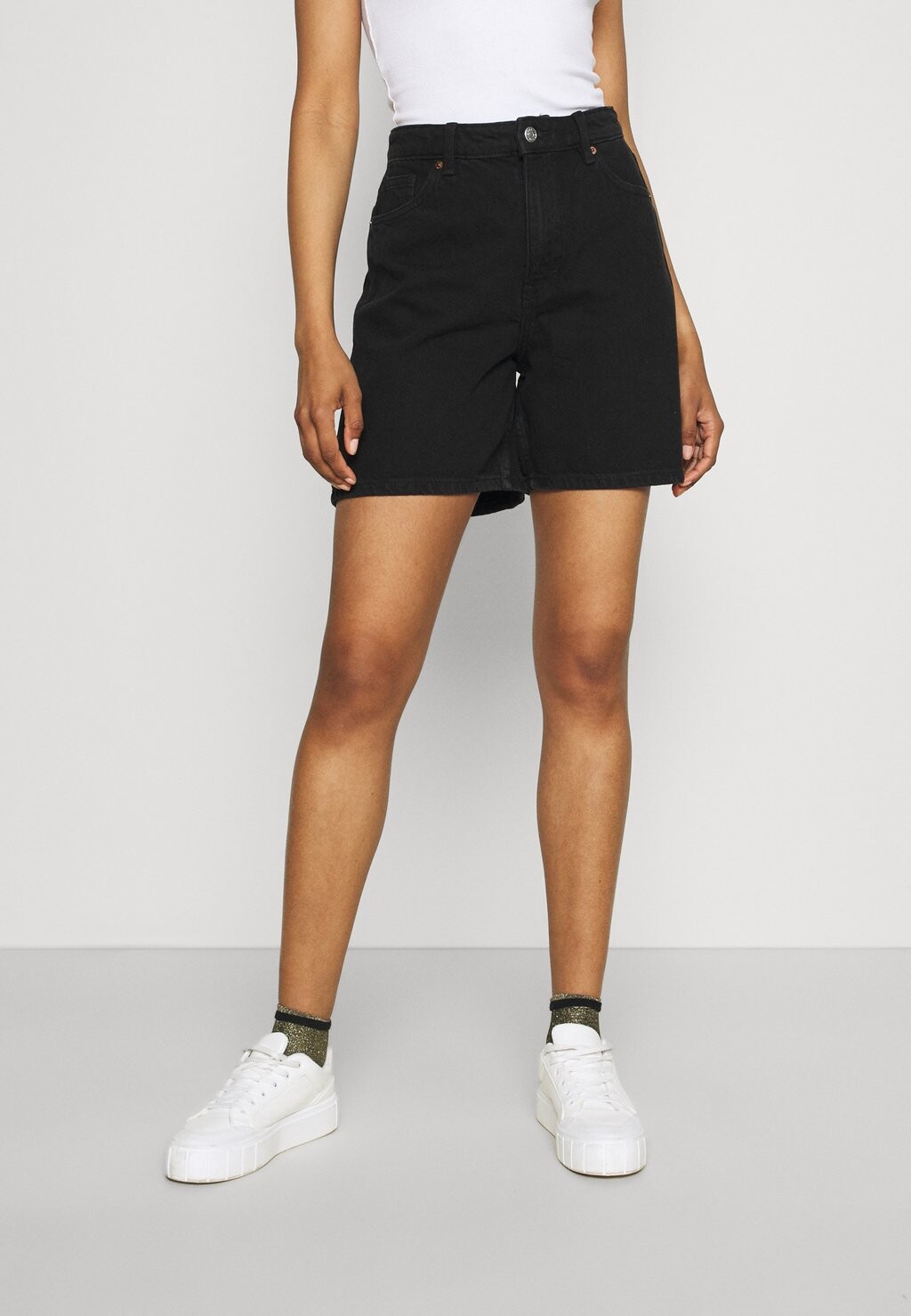 

Джинсовые шорты Monki