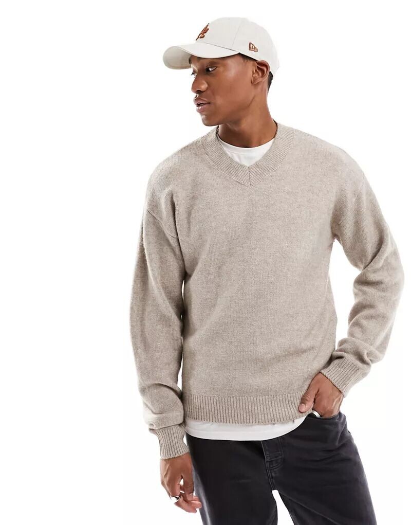 

Бежевый свободный свитер с V-образным вырезом Jack & Jones