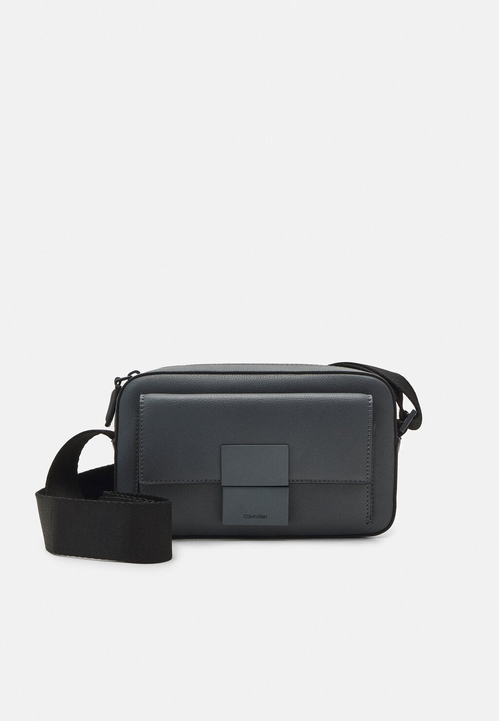 

Сумка через плечо ICONIC PLAQUE CAMERA BAG UNISEX Calvin Klein, цвет iron gate