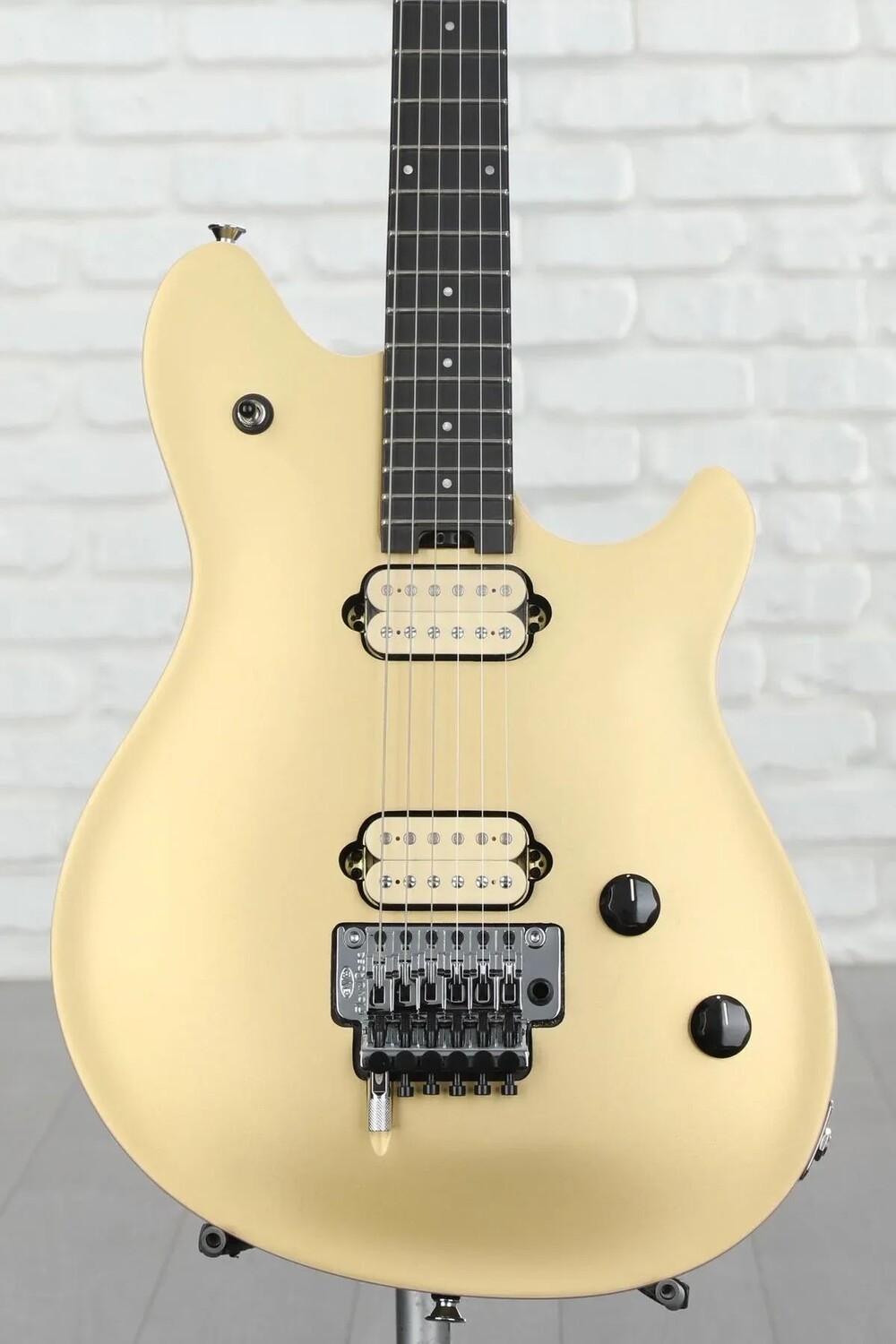 

Новая электрогитара EVH Wolfgang Special — Pharaoh’s Gold