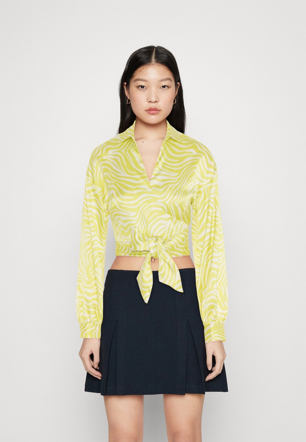 

Блузка Gina Tricot